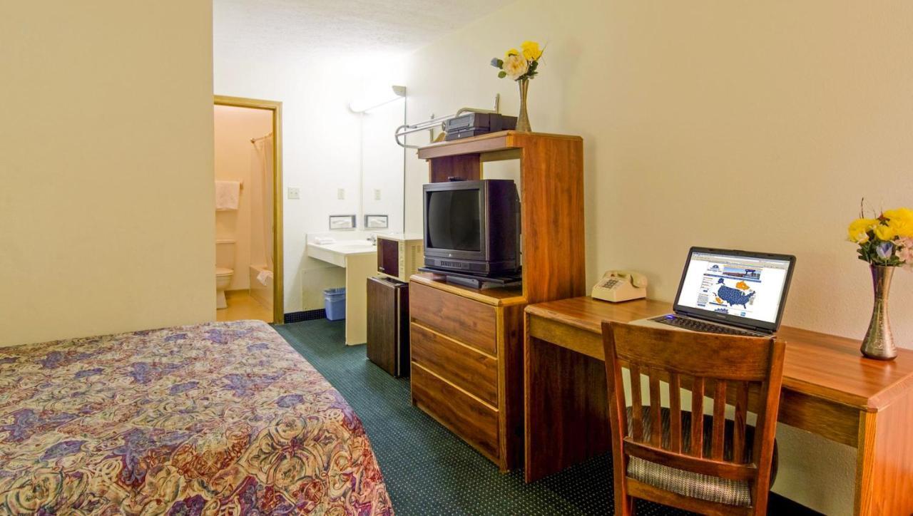 Economy Inn Express By Magnuson Worldwide Columbus Bagian luar foto