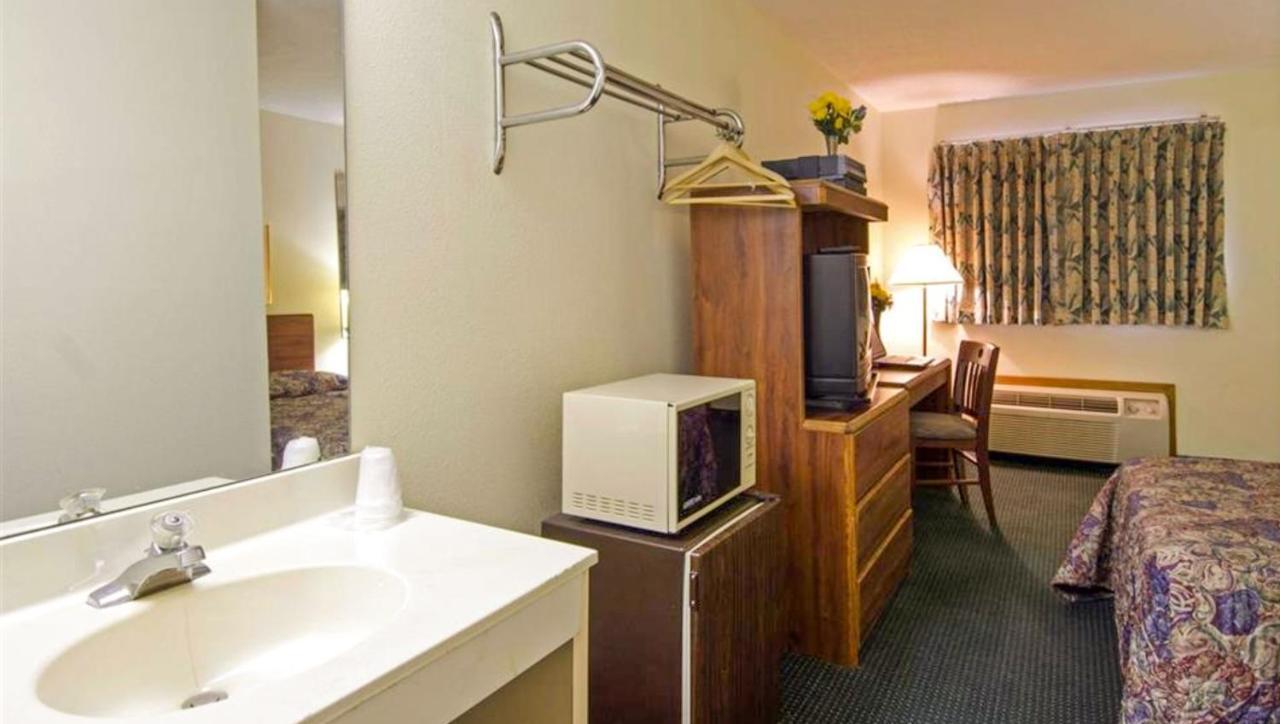 Economy Inn Express By Magnuson Worldwide Columbus Bagian luar foto